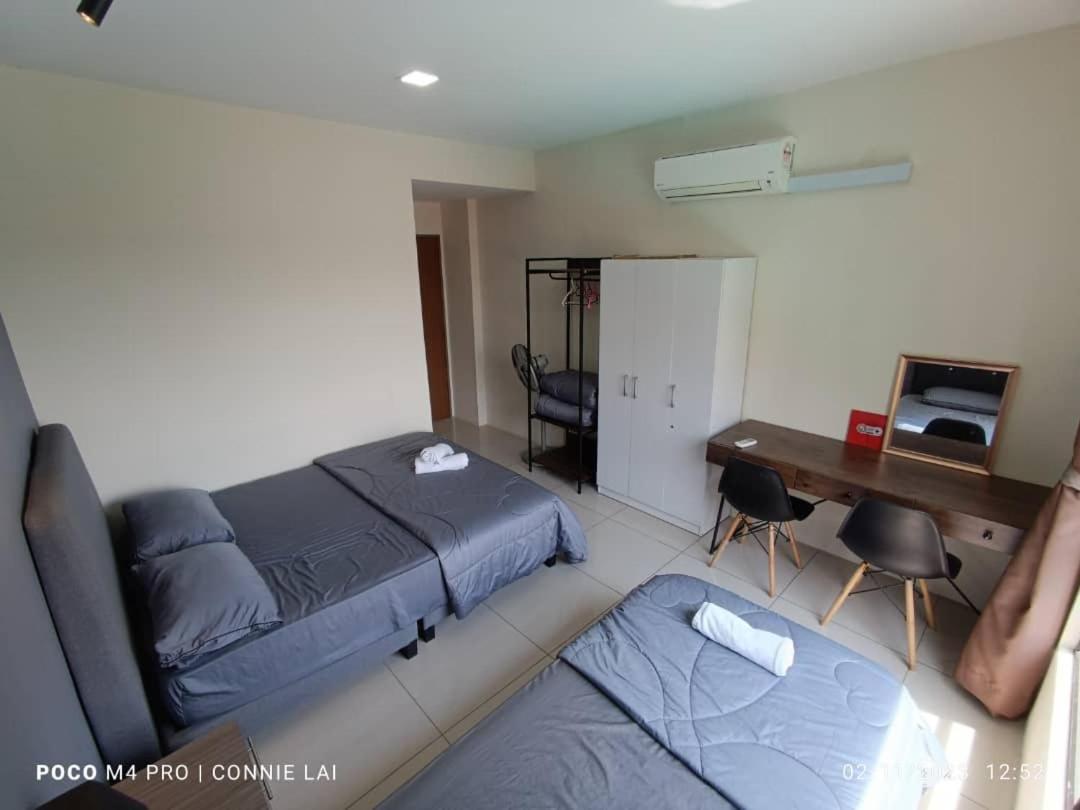 Pangsapuri Manhattan Water Park Pool View Cozy