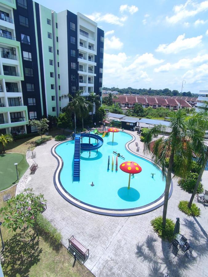Manhattan Water Park Pool View Cozy Ipoh